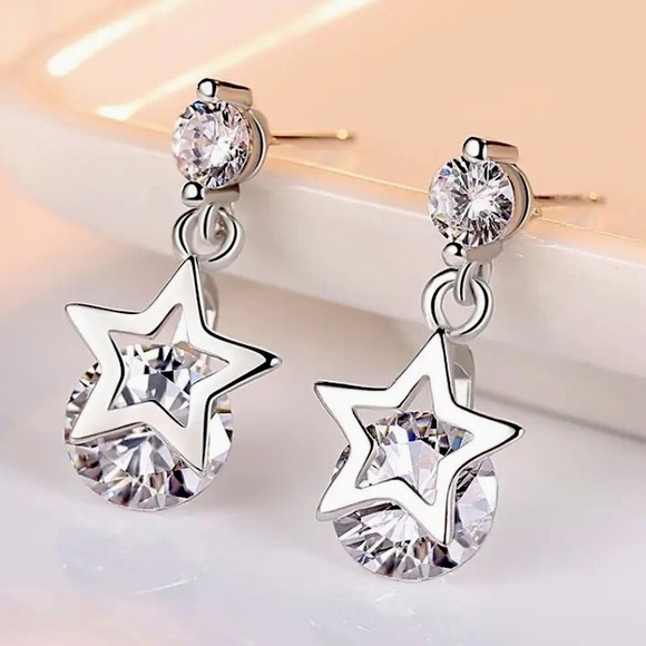 🌟 Sterling Silver Star ⭐️ Huggie Hoop Earrings - Picture 1 of 4